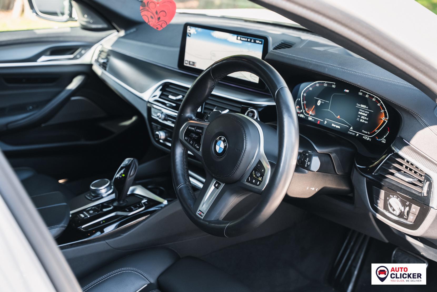 BMW 5 Series 3.0 530d MHT M Sport Touring 5dr Diesel Hybrid Steptronic xDrive Euro 6 (s/s) (286 ps)