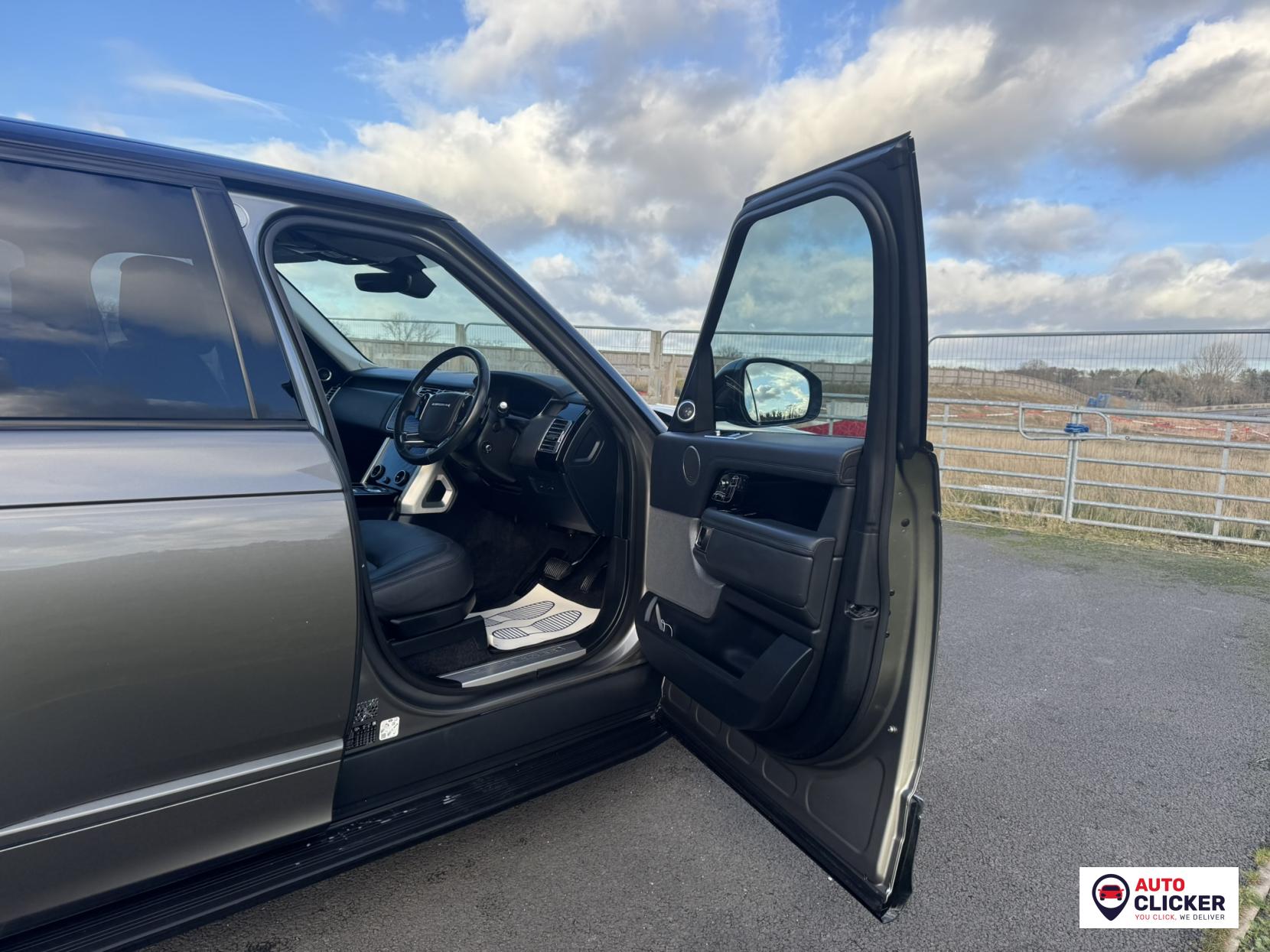 Land Rover Range Rover 3.0 TD V6 Vogue SUV 5dr Diesel Auto 4WD Euro 6 (s/s) (258 ps)