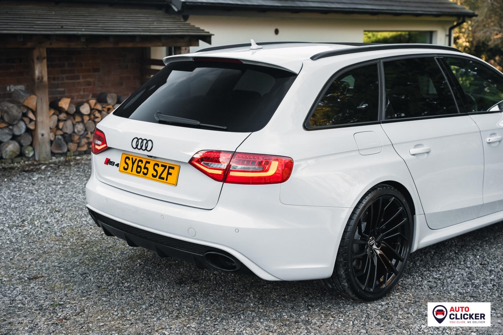 Audi RS4 Avant 4.2 FSI V8 Estate 5dr Petrol S Tronic quattro Euro 5 (450 ps)