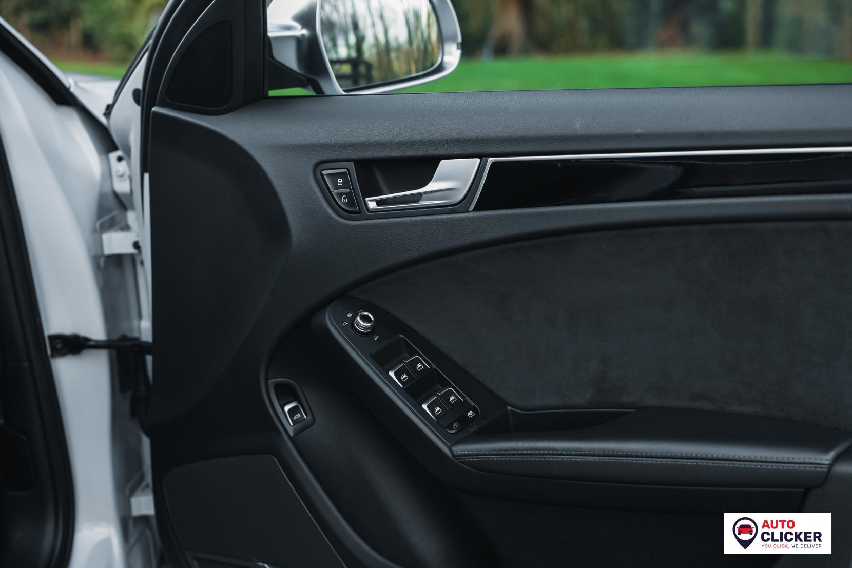 Audi RS4 Avant 4.2 FSI V8 Estate 5dr Petrol S Tronic quattro Euro 5 (450 ps)