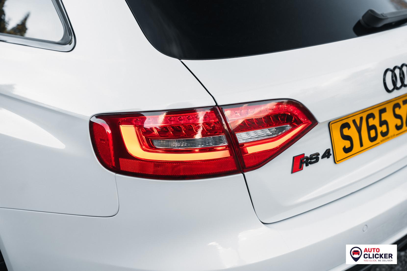 Audi RS4 Avant 4.2 FSI V8 Estate 5dr Petrol S Tronic quattro Euro 5 (450 ps)