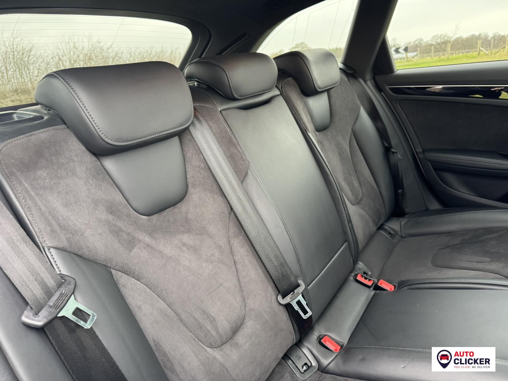 Audi RS4 Avant 4.2 FSI V8 Estate 5dr Petrol S Tronic quattro Euro 5 (450 ps)