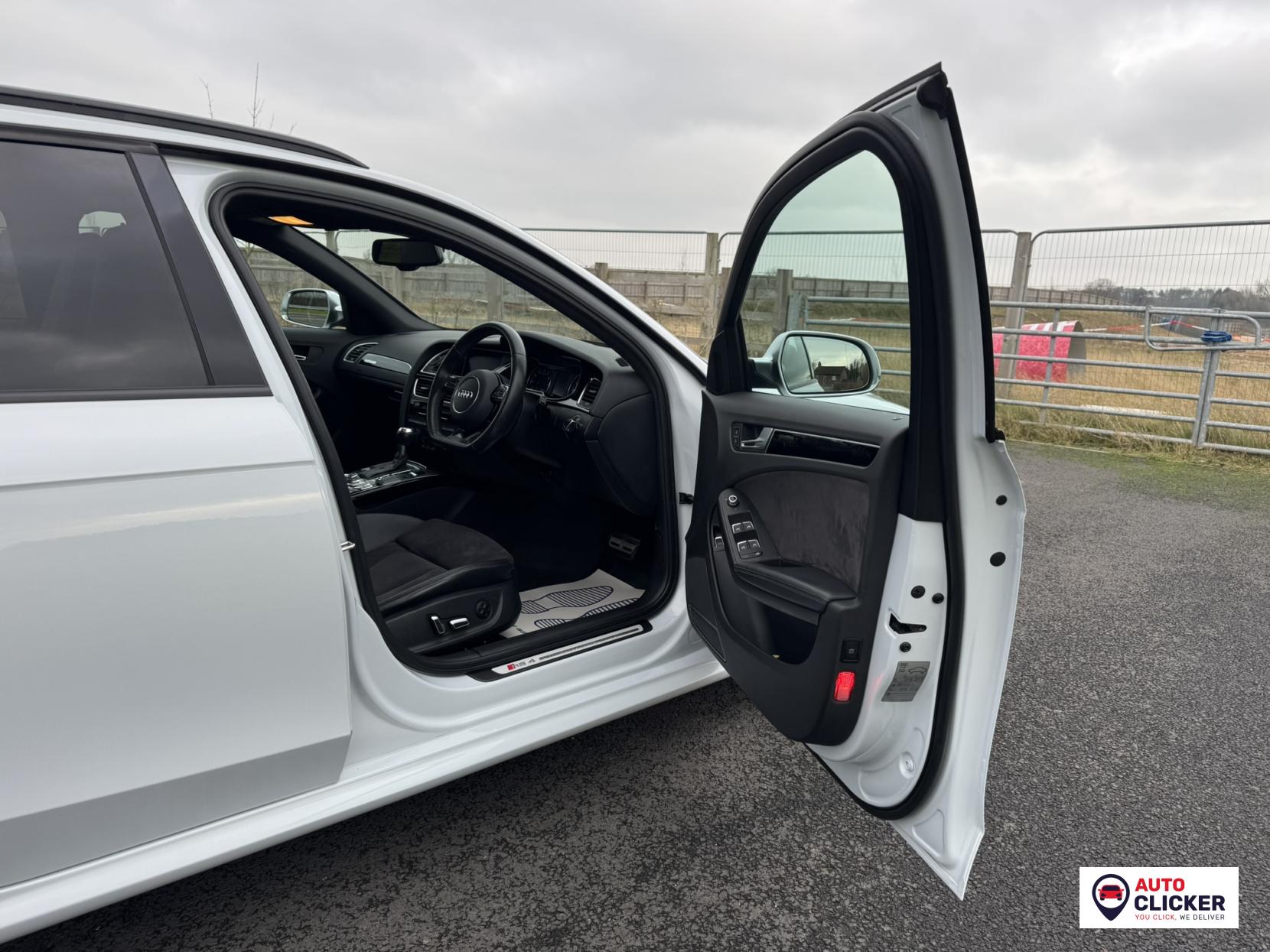 Audi RS4 Avant 4.2 FSI V8 Estate 5dr Petrol S Tronic quattro Euro 5 (450 ps)