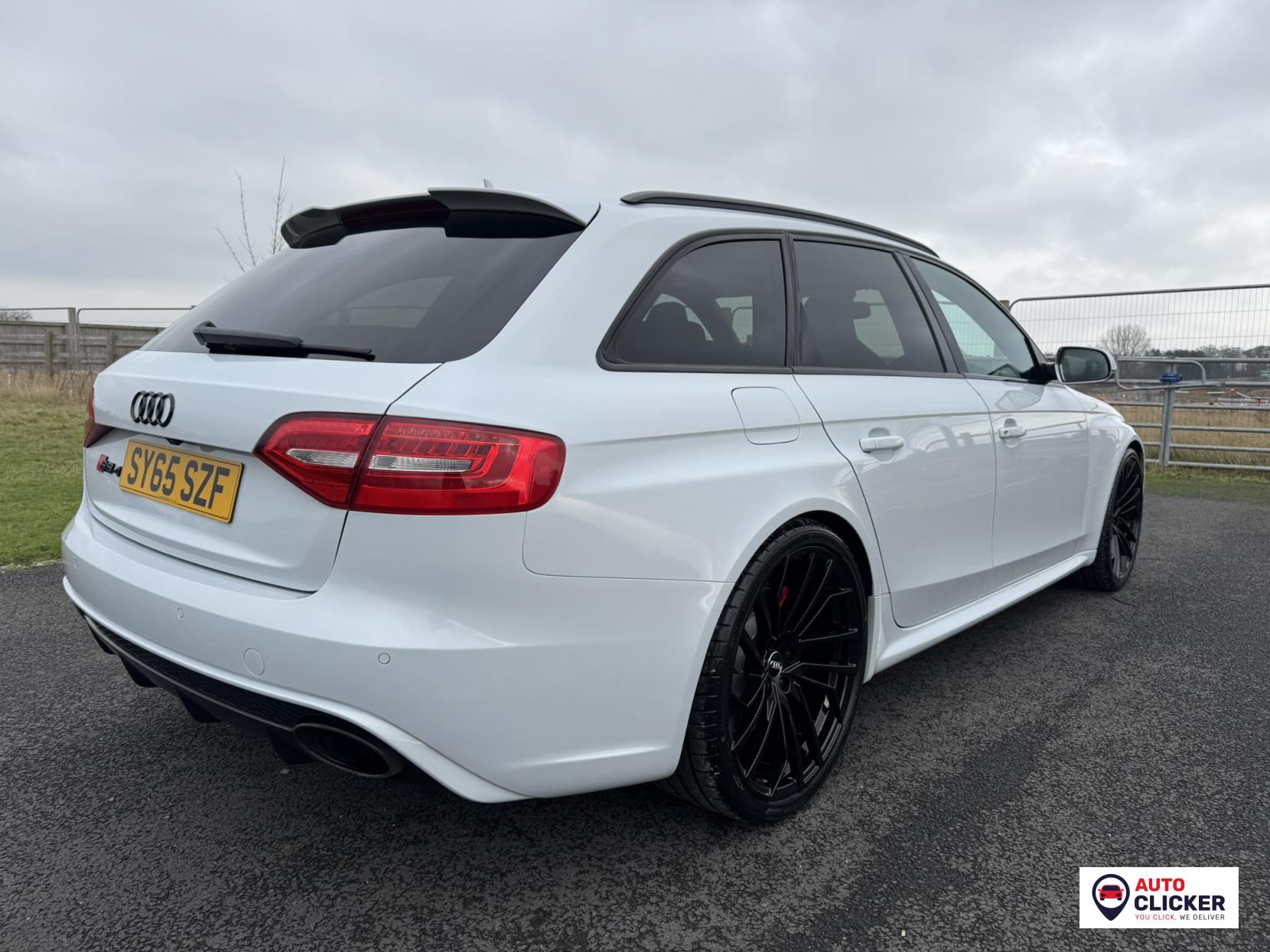 Audi RS4 Avant 4.2 FSI V8 Estate 5dr Petrol S Tronic quattro Euro 5 (450 ps)