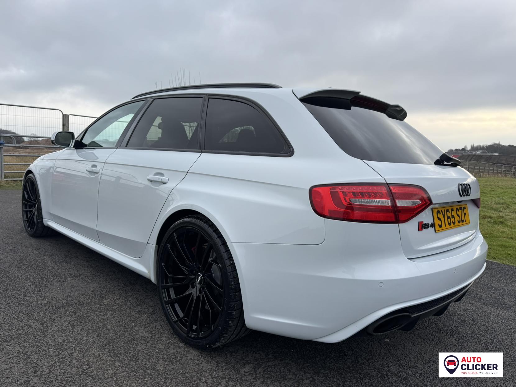Audi RS4 Avant 4.2 FSI V8 Estate 5dr Petrol S Tronic quattro Euro 5 (450 ps)