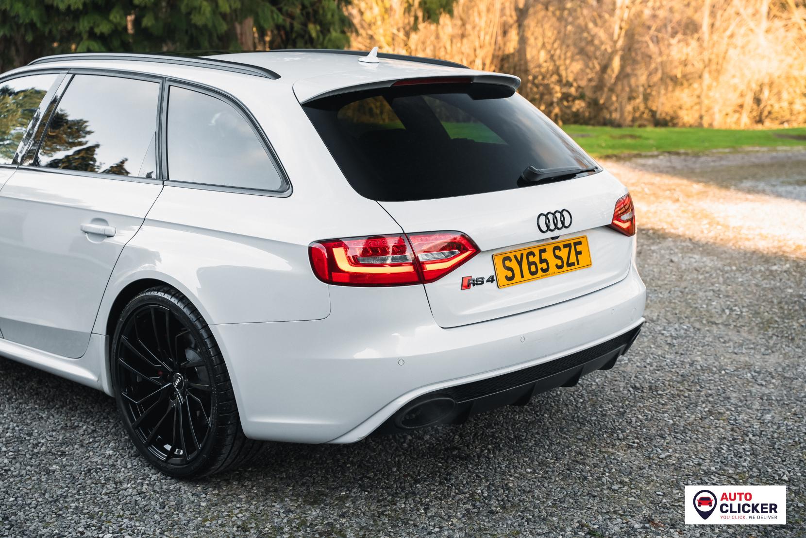 Audi RS4 Avant 4.2 FSI V8 Estate 5dr Petrol S Tronic quattro Euro 5 (450 ps)