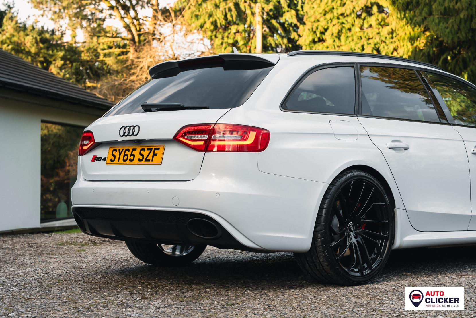 Audi RS4 Avant 4.2 FSI V8 Estate 5dr Petrol S Tronic quattro Euro 5 (450 ps)