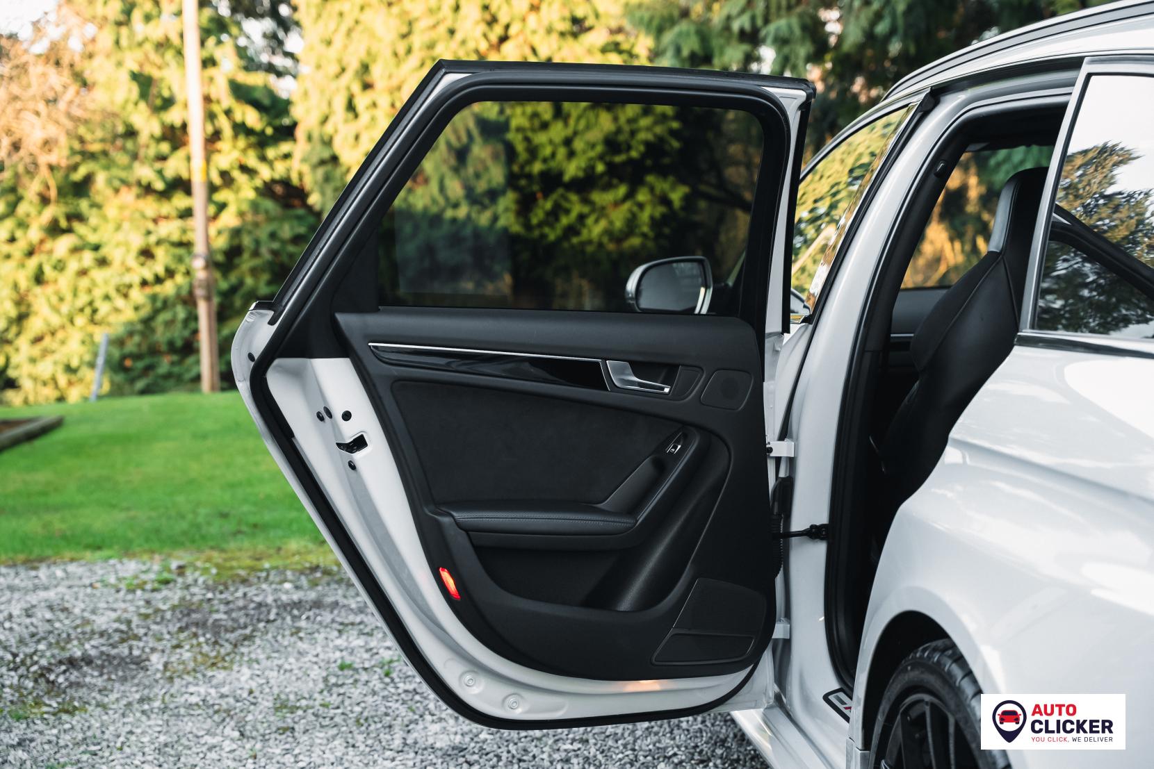 Audi RS4 Avant 4.2 FSI V8 Estate 5dr Petrol S Tronic quattro Euro 5 (450 ps)