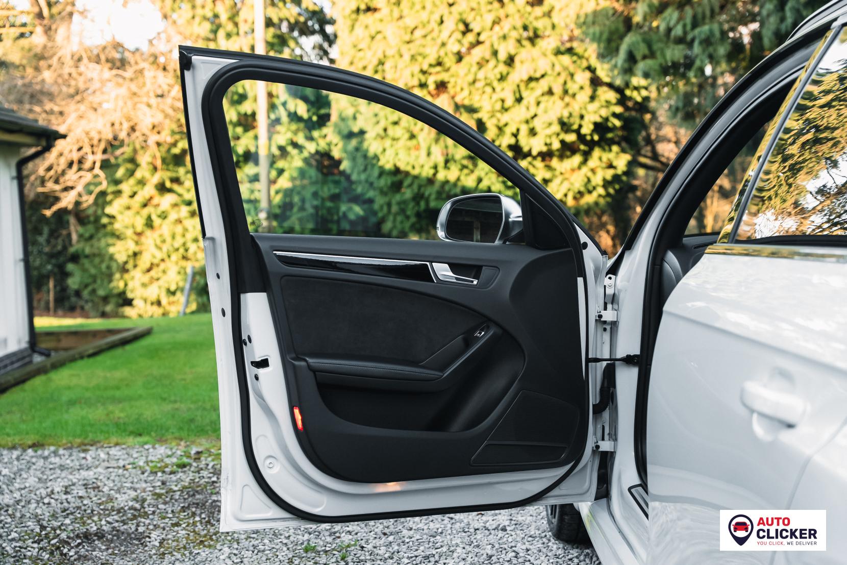 Audi RS4 Avant 4.2 FSI V8 Estate 5dr Petrol S Tronic quattro Euro 5 (450 ps)