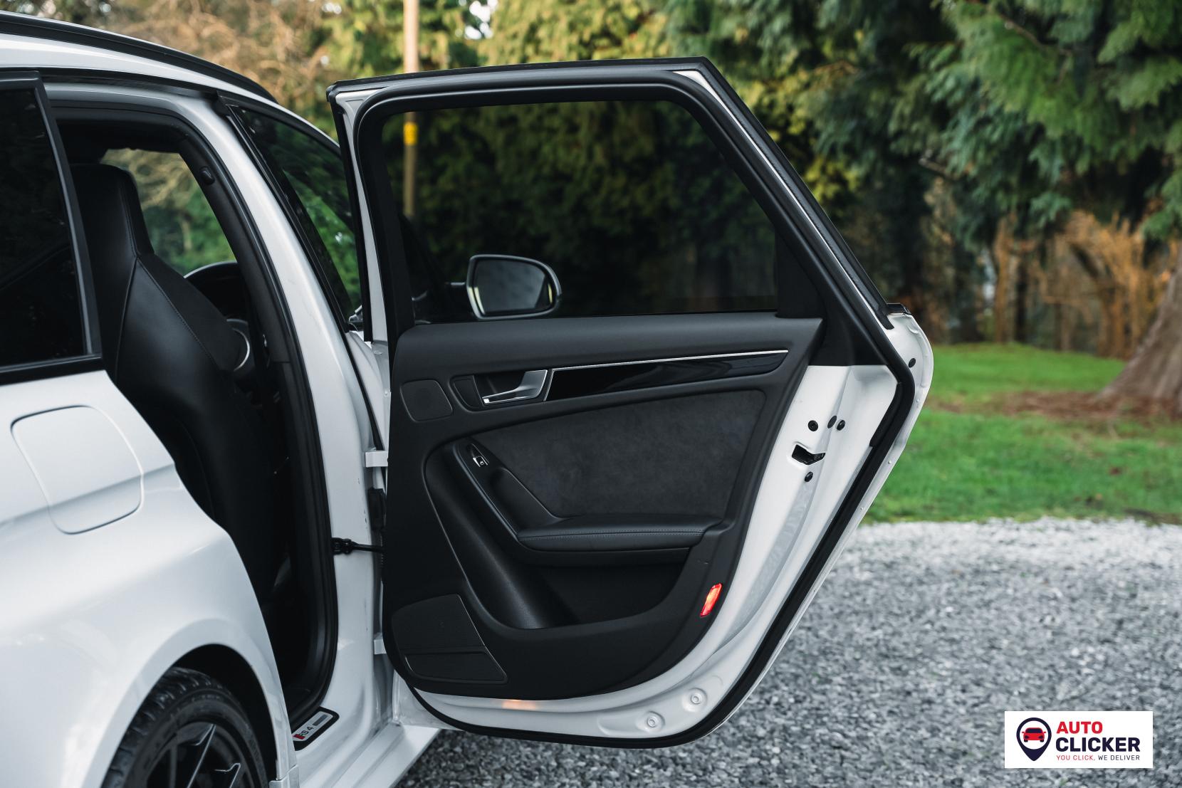 Audi RS4 Avant 4.2 FSI V8 Estate 5dr Petrol S Tronic quattro Euro 5 (450 ps)