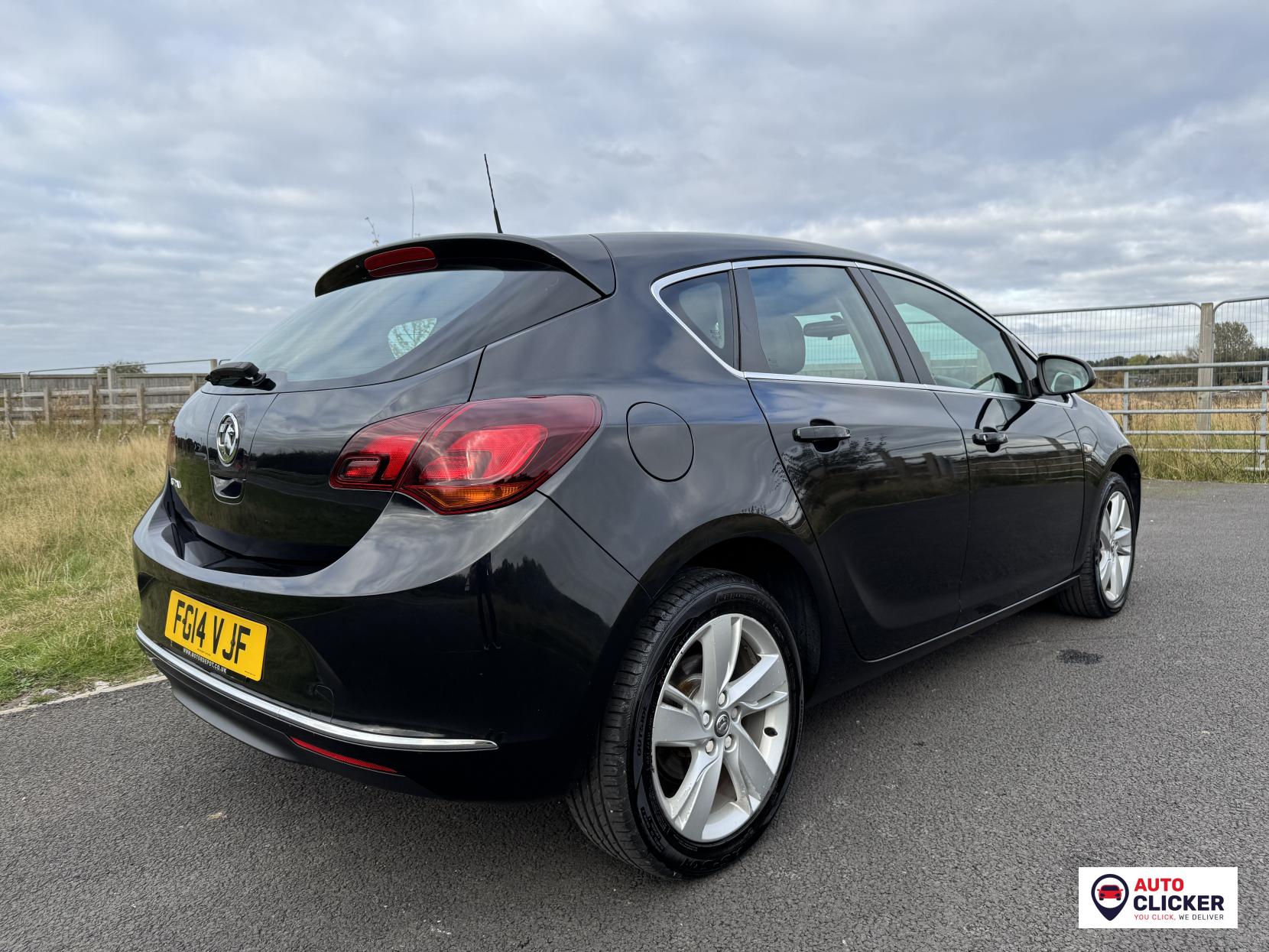 Vauxhall Astra 1.4 16v SRi Hatchback 5dr Petrol Manual Euro 5 (100 ps)