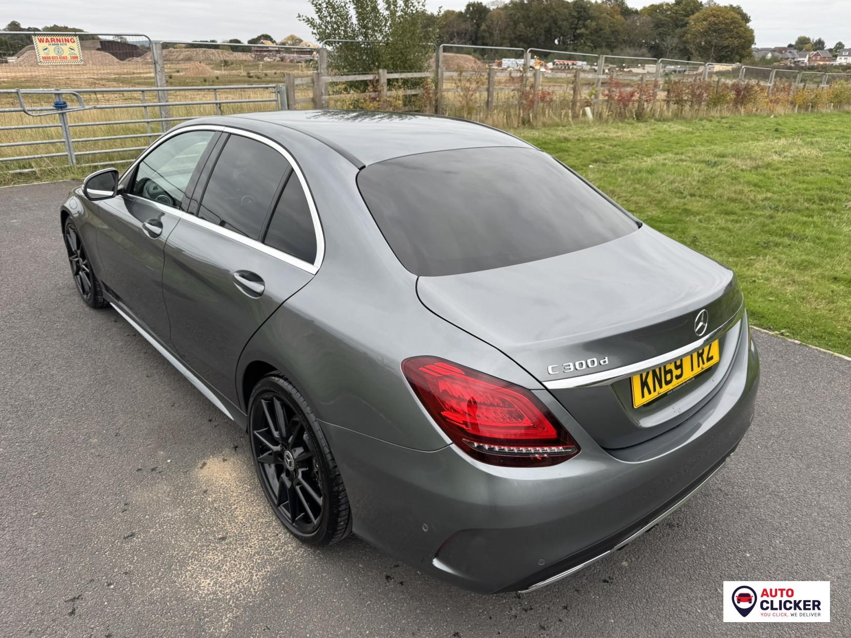 Mercedes-Benz C Class 2.0 C300d AMG Line (Premium) Saloon 4dr Diesel G-Tronic+ Euro 6 (s/s) (245 ps)