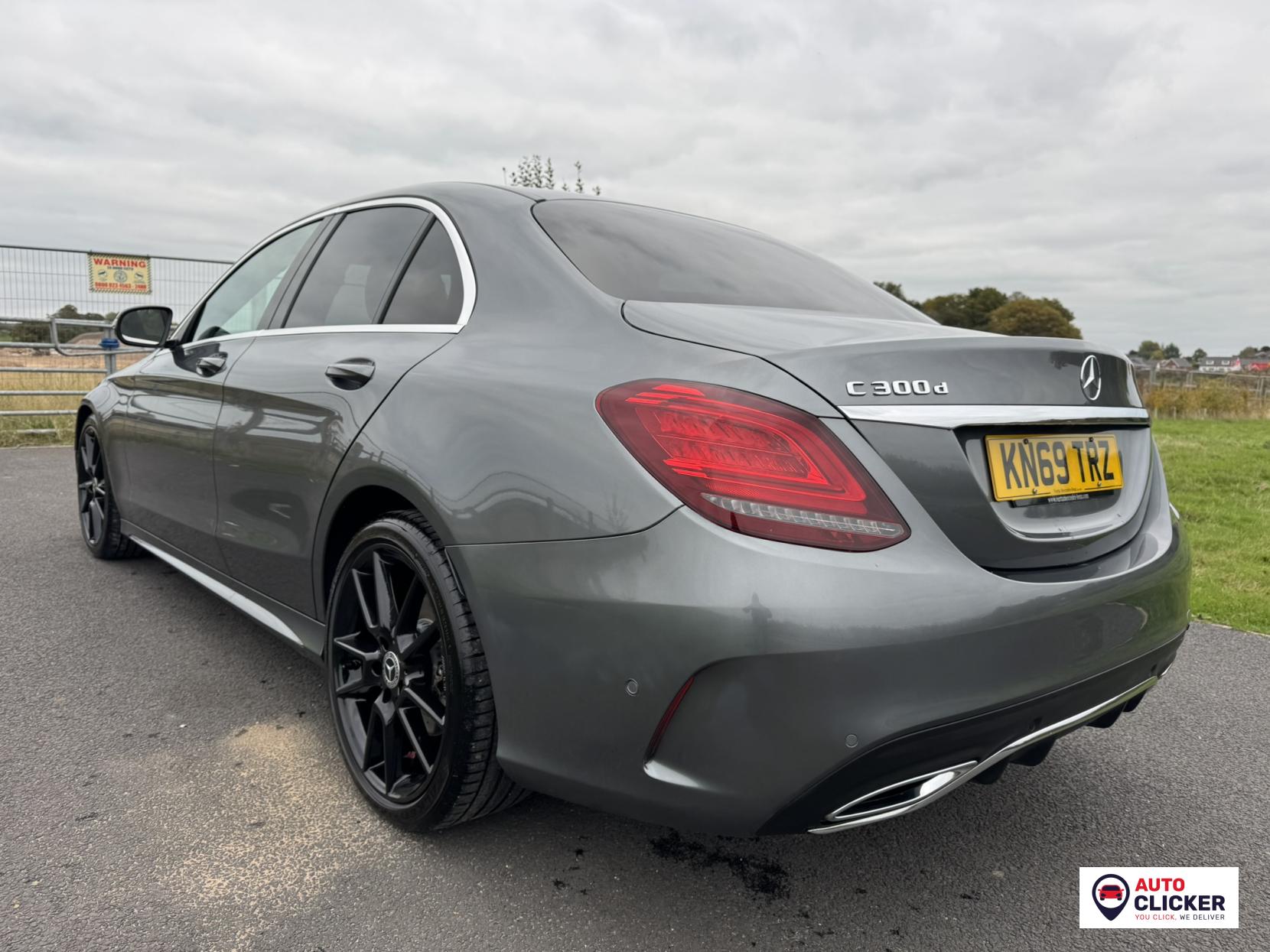 Mercedes-Benz C Class 2.0 C300d AMG Line (Premium) Saloon 4dr Diesel G-Tronic+ Euro 6 (s/s) (245 ps)