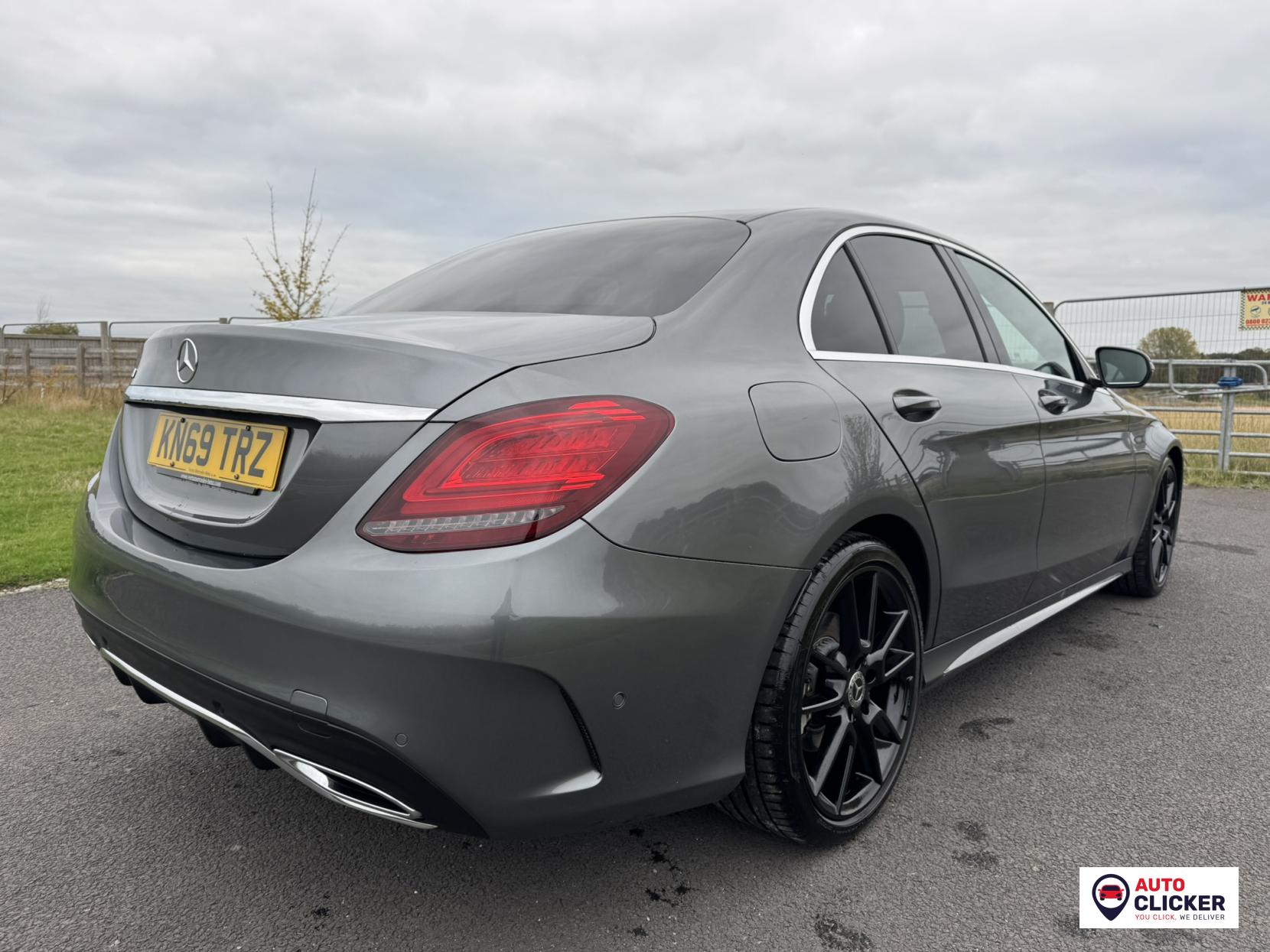 Mercedes-Benz C Class 2.0 C300d AMG Line (Premium) Saloon 4dr Diesel G-Tronic+ Euro 6 (s/s) (245 ps)