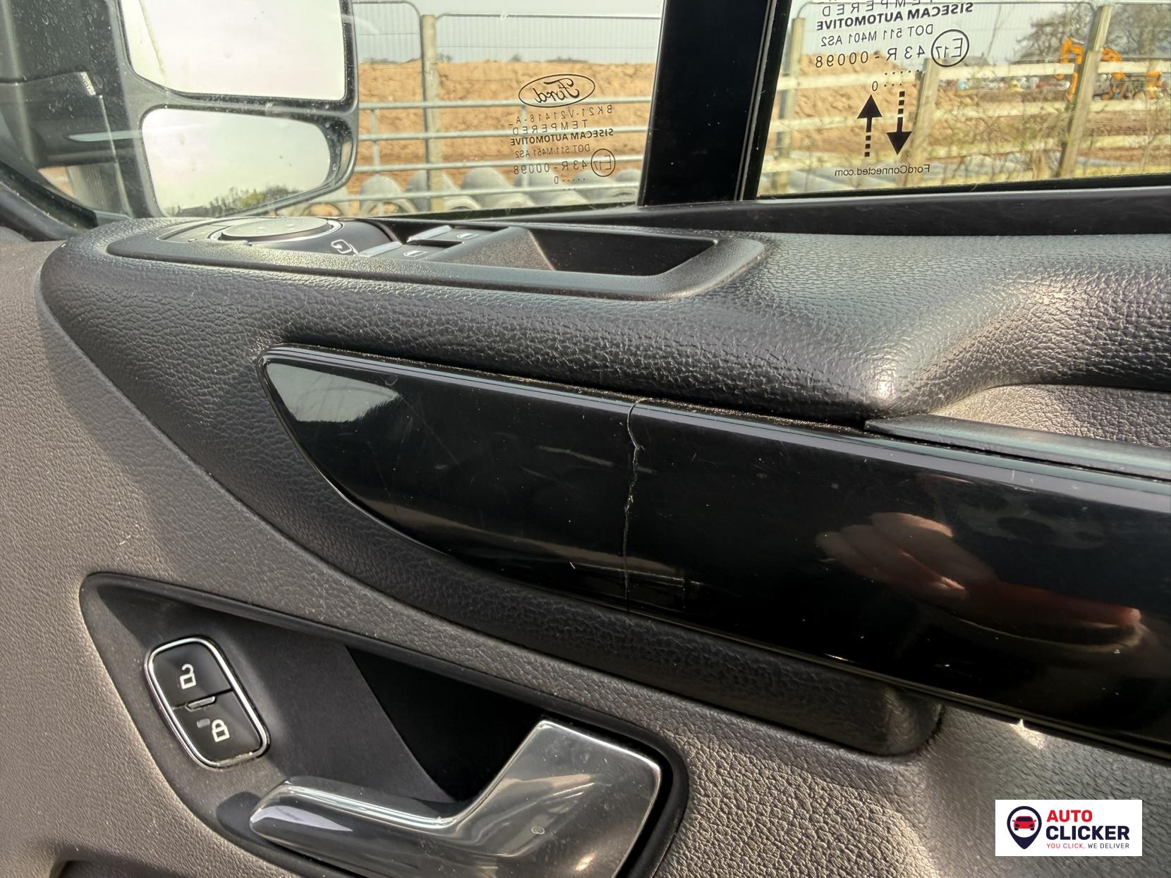 Ford Tourneo Custom 2.0 320 EcoBlue Titanium Minibus Double Cab 5dr Diesel Auto L2 Euro 6 (s/s) (130 ps)