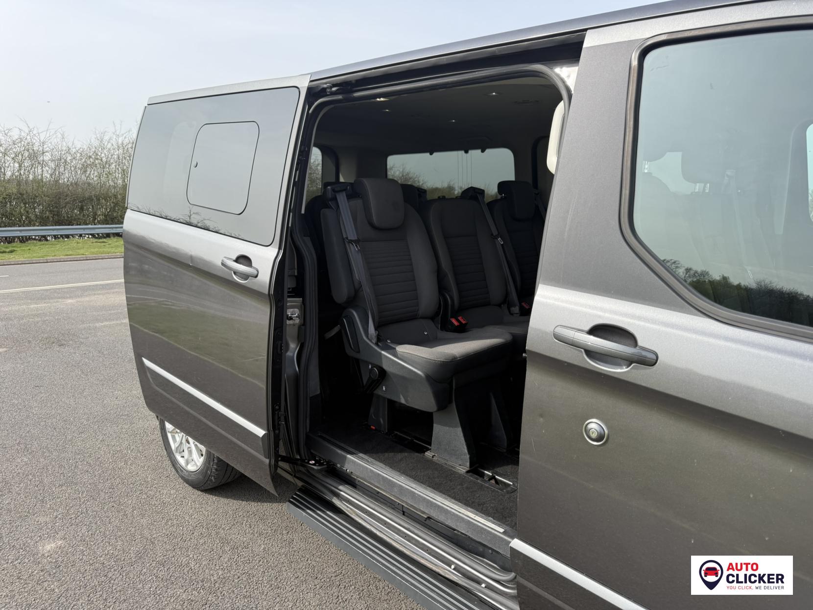 Ford Tourneo Custom 2.0 320 EcoBlue Titanium Minibus Double Cab 5dr Diesel Auto L2 Euro 6 (s/s) (130 ps)