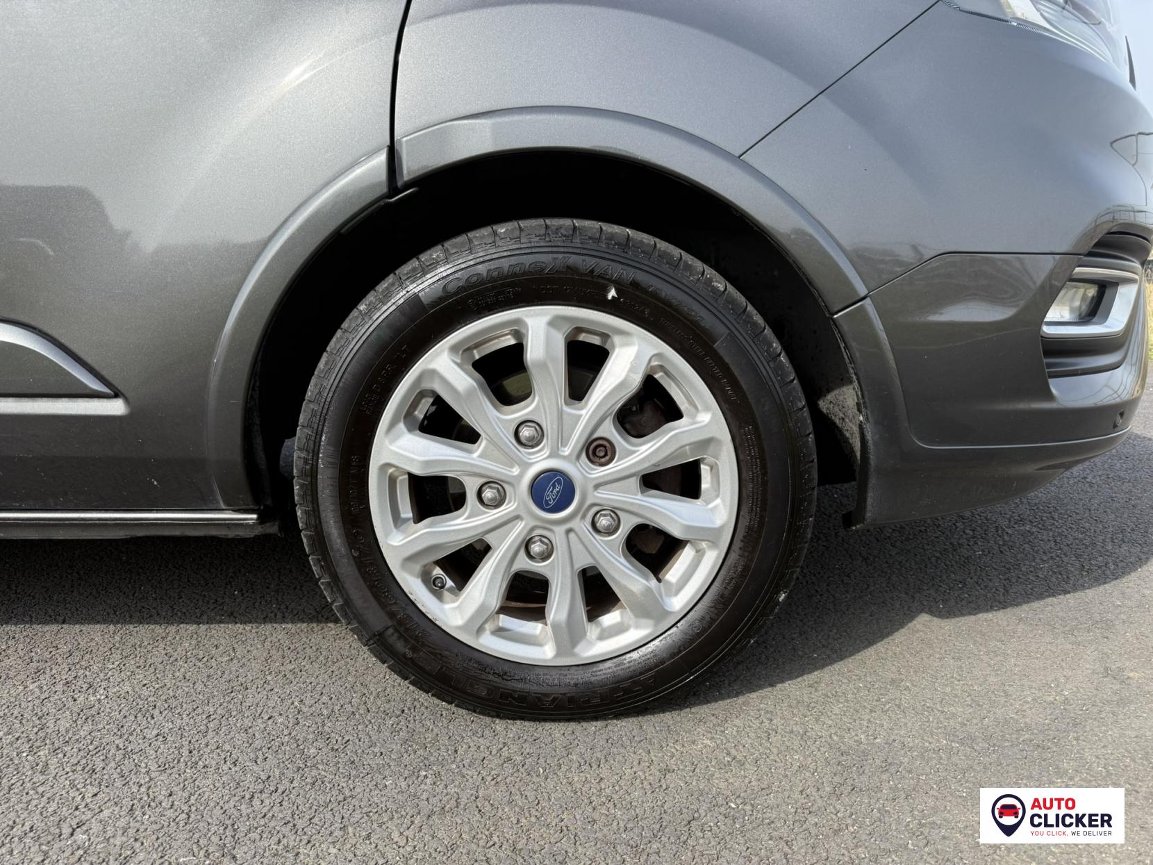 Ford Tourneo Custom 2.0 320 EcoBlue Titanium Minibus Double Cab 5dr Diesel Auto L2 Euro 6 (s/s) (130 ps)