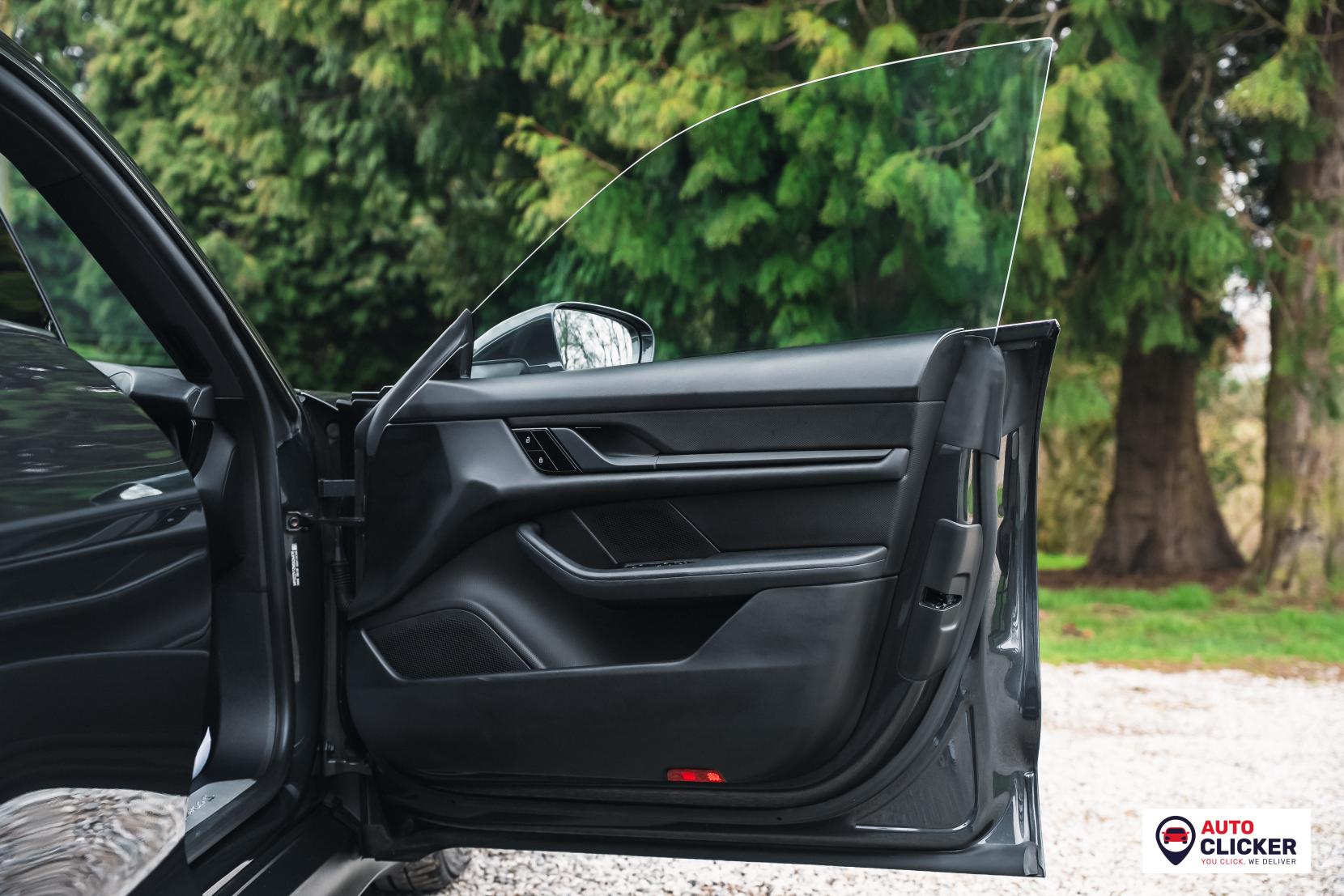 Porsche Taycan Performance Plus 93.4kWh 4S Saloon 4dr Electric Auto 4WD (571 ps)