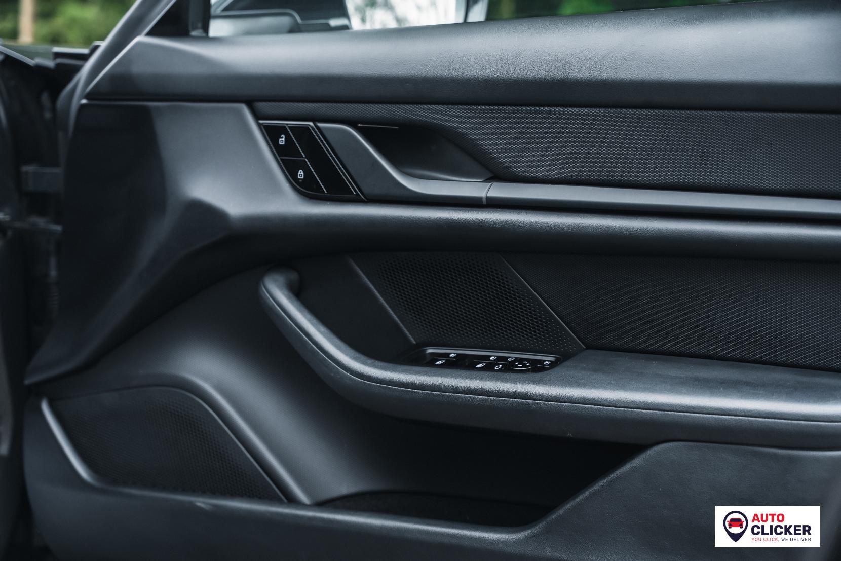 Porsche Taycan Performance Plus 93.4kWh 4S Saloon 4dr Electric Auto 4WD (571 ps)