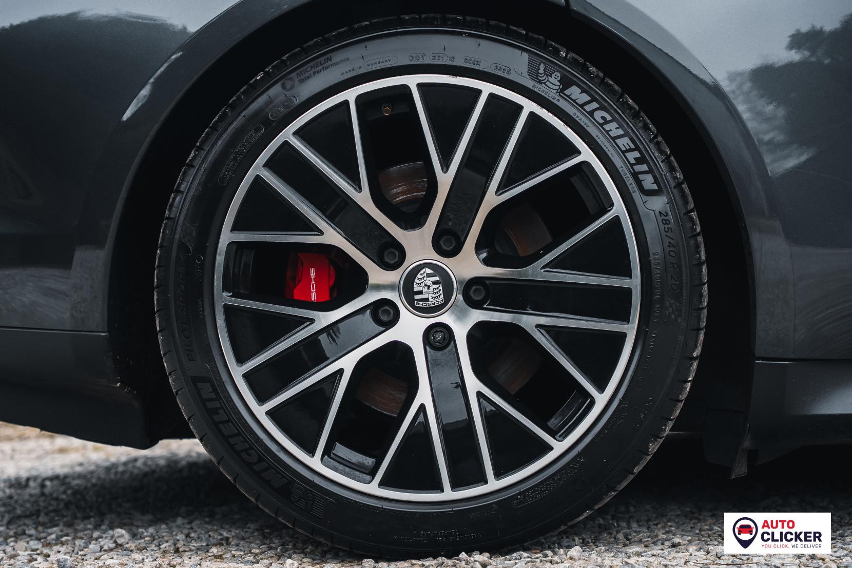 Porsche Taycan Performance Plus 93.4kWh 4S Saloon 4dr Electric Auto 4WD (571 ps)