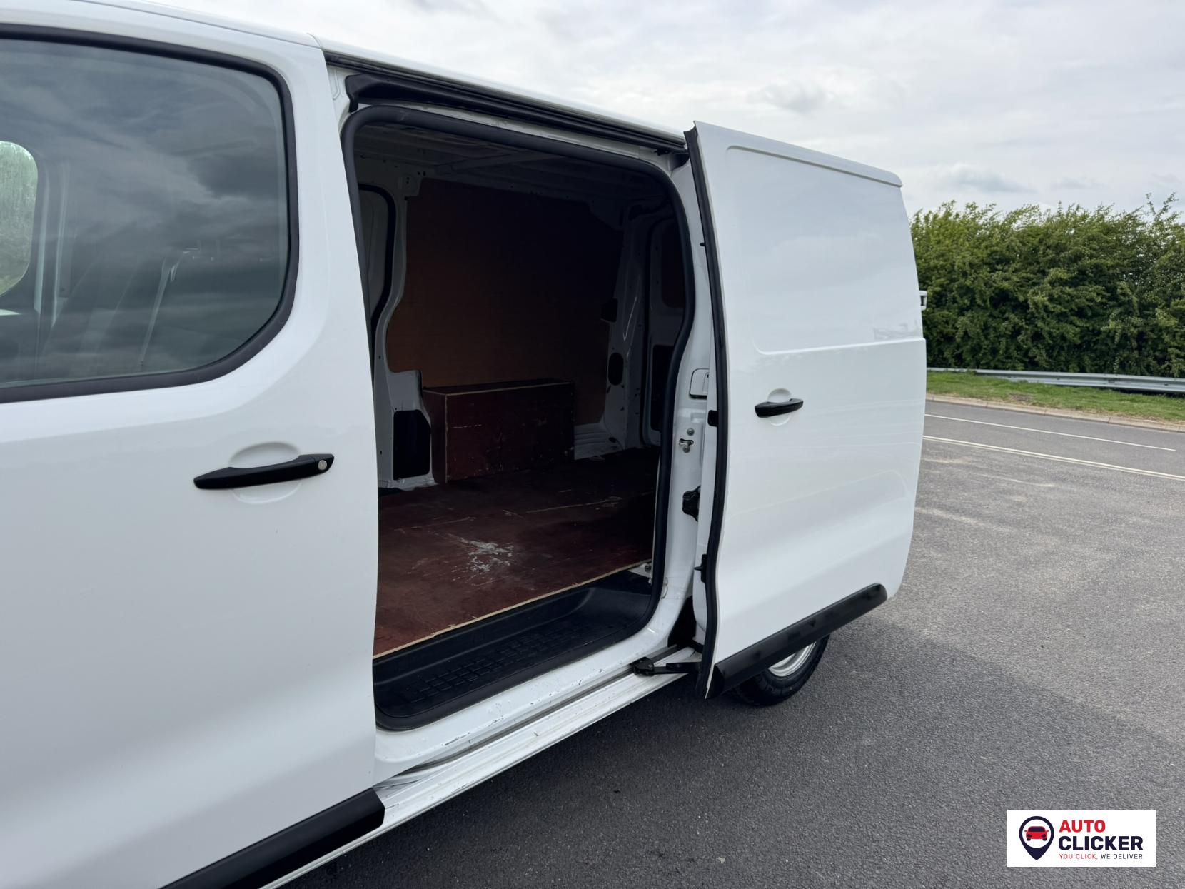 Vauxhall Vivaro 1.5 Turbo D 2900 Dynamic Panel Van 6dr Diesel Manual L2 H1 Euro 6 (s/s) (100 ps)