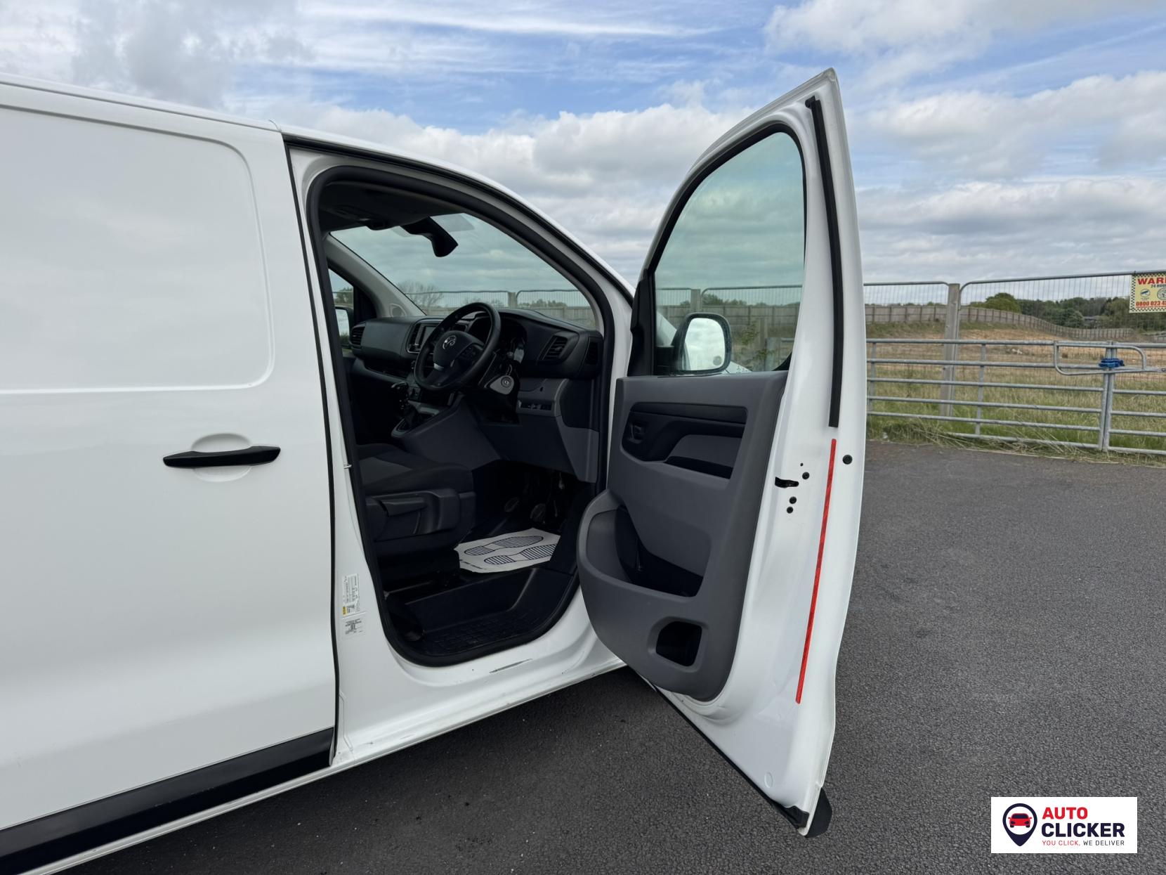 Vauxhall Vivaro 1.5 Turbo D 2900 Dynamic Panel Van 6dr Diesel Manual L2 H1 Euro 6 (s/s) (100 ps)