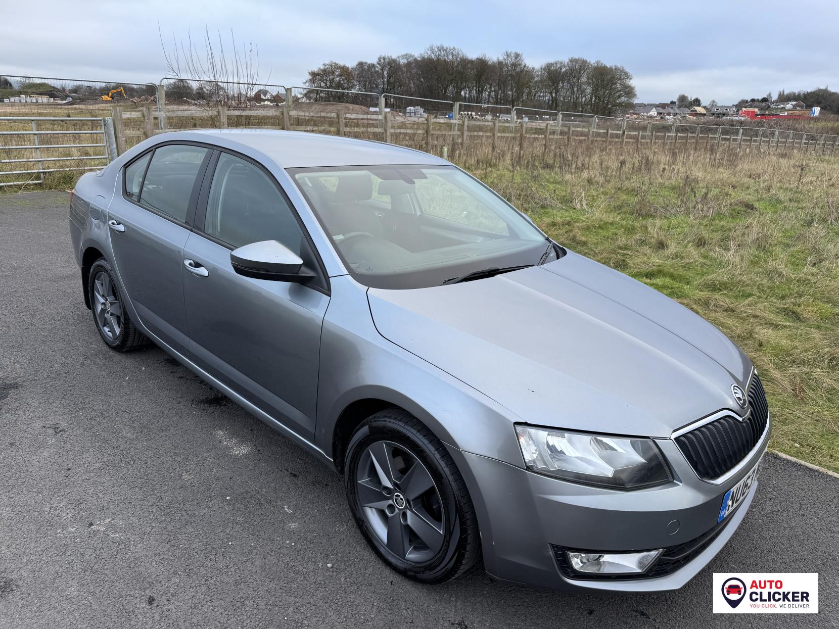 Skoda Octavia 2.0 TDI SE Hatchback 5dr Diesel Manual Euro 5 (s/s) (150 ps)