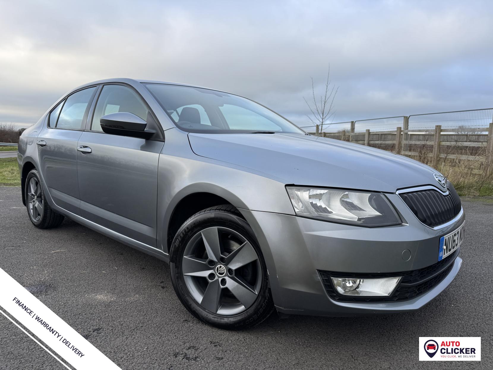 Skoda Octavia 2.0 TDI SE Hatchback 5dr Diesel Manual Euro 5 (s/s) (150 ps)