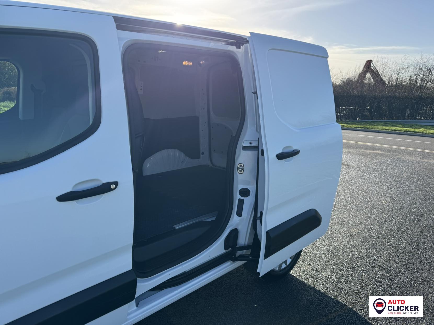 Vauxhall Combo 1.5 Turbo D 2300 Sportive Panel Van 4dr Diesel Manual L1 H1 Euro 6 (100 ps)