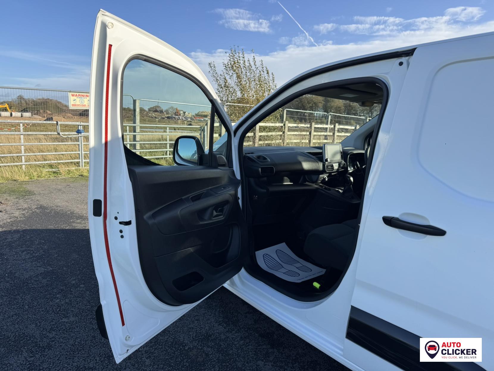 Vauxhall Combo 1.5 Turbo D 2300 Sportive Panel Van 4dr Diesel Manual L1 H1 Euro 6 (100 ps)