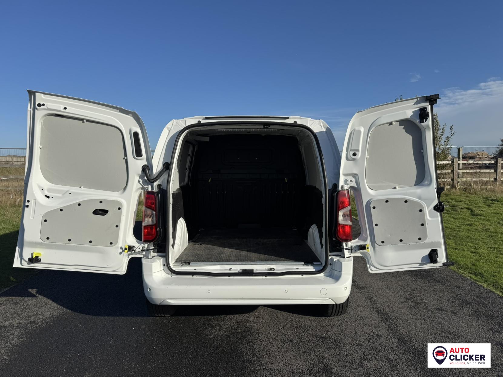 Vauxhall Combo 1.5 Turbo D 2300 Sportive Panel Van 4dr Diesel Manual L1 H1 Euro 6 (100 ps)