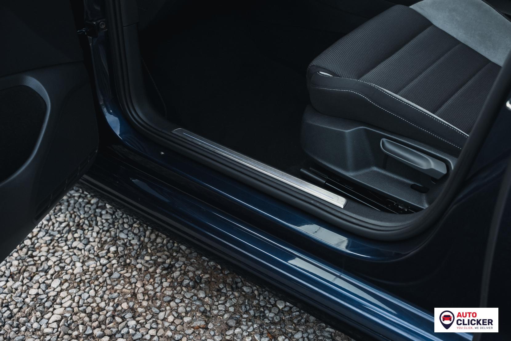 Volkswagen Golf 2.0 TSI BlueMotion Tech R Hatchback 5dr Petrol DSG 4Motion Euro 6 (s/s) (310 ps)