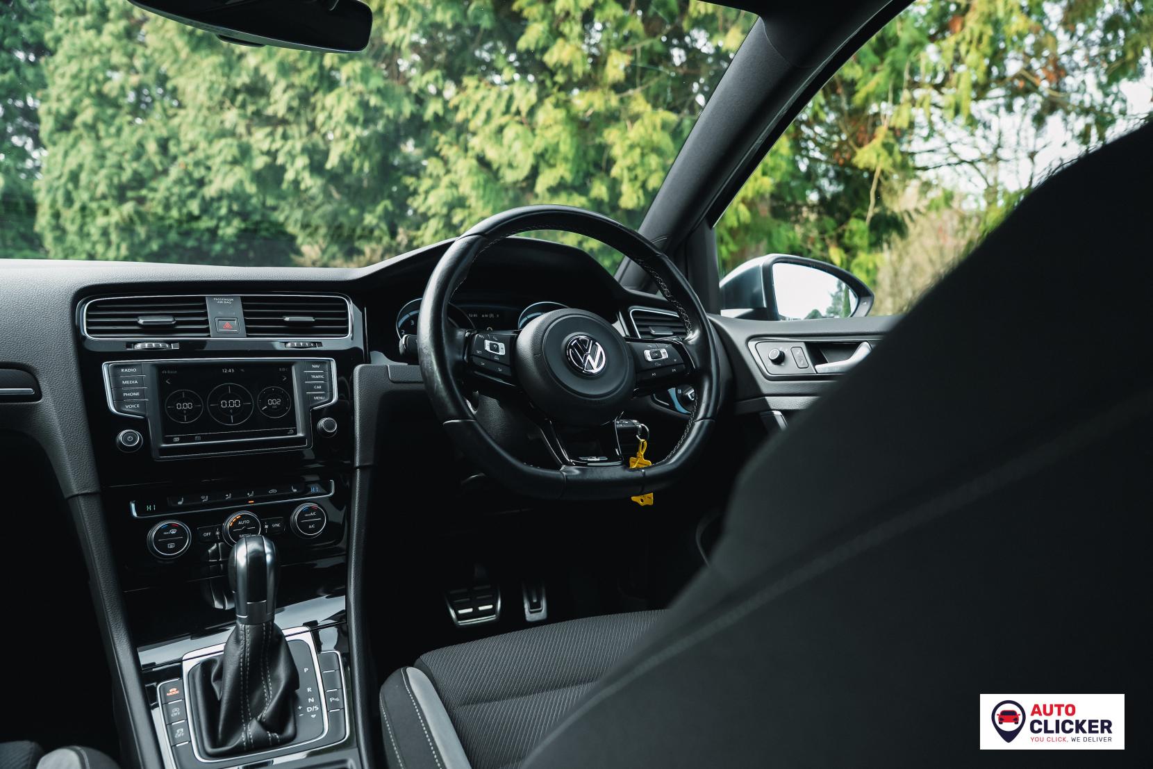 Volkswagen Golf 2.0 TSI BlueMotion Tech R Hatchback 5dr Petrol DSG 4Motion Euro 6 (s/s) (310 ps)