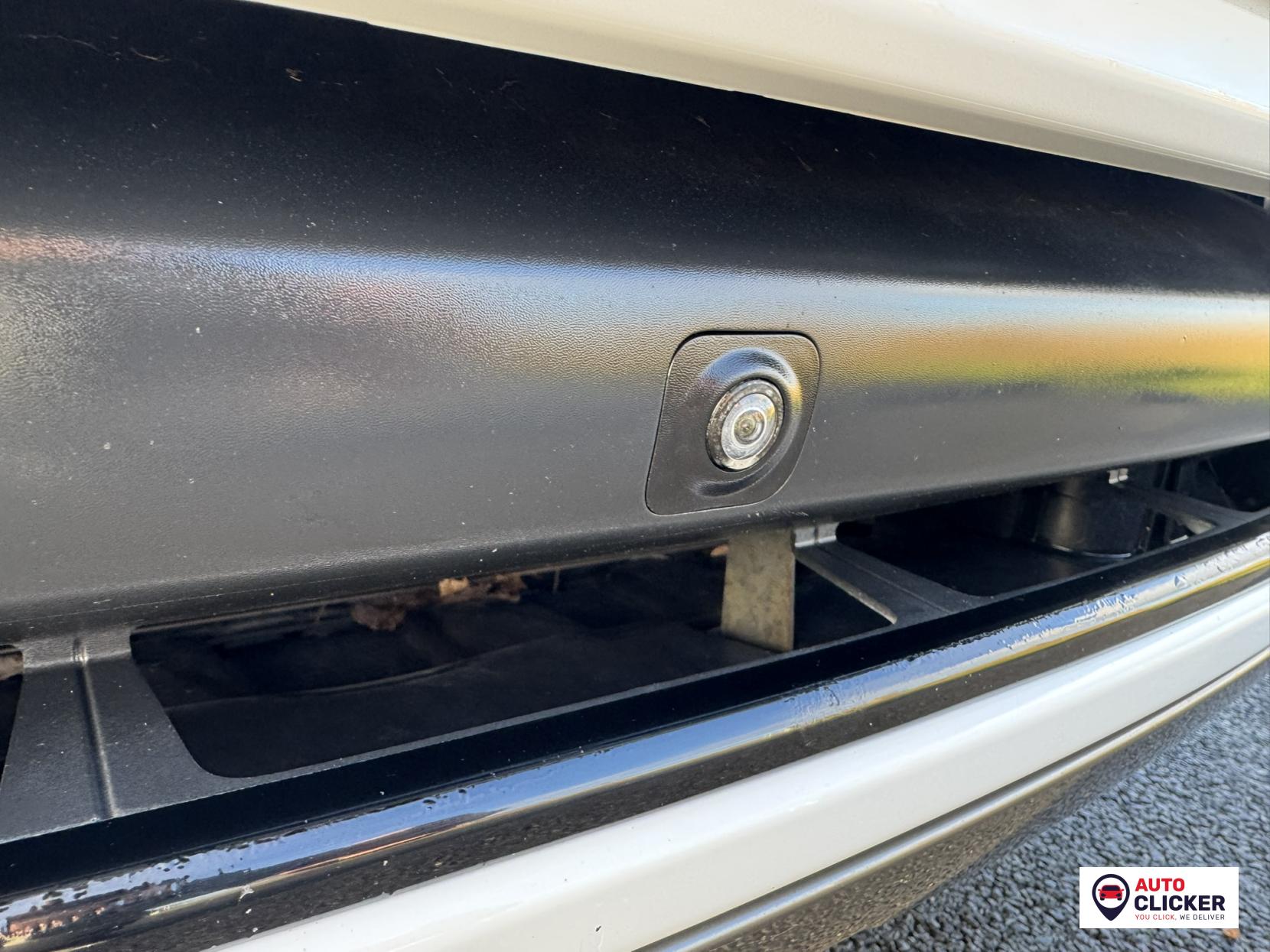 Land Rover Range Rover 4.4 SD V8 Vogue SE SUV 5dr Diesel Auto 4WD Euro 6 (s/s) (339 ps)