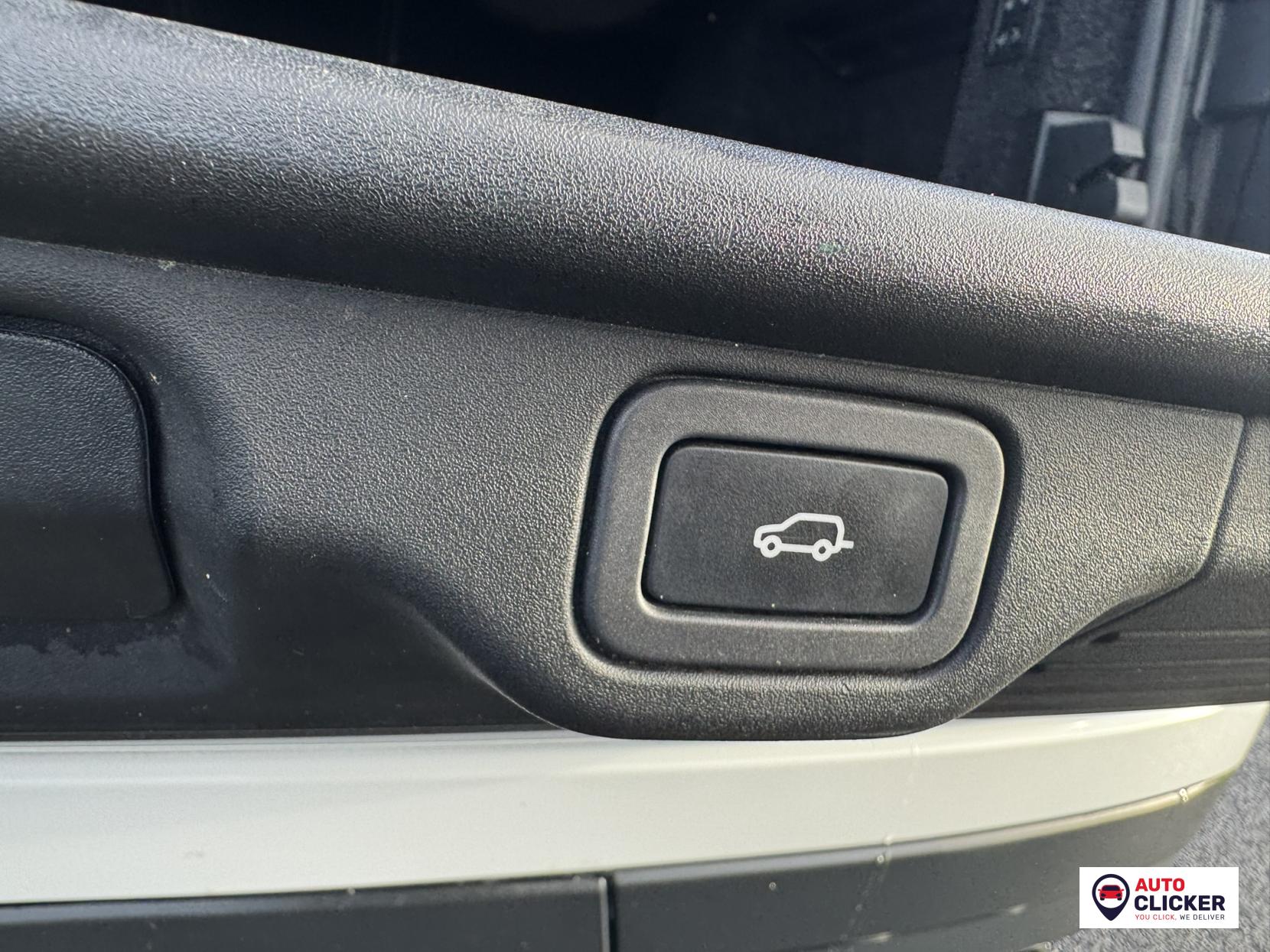 Land Rover Range Rover 4.4 SD V8 Vogue SE SUV 5dr Diesel Auto 4WD Euro 6 (s/s) (339 ps)