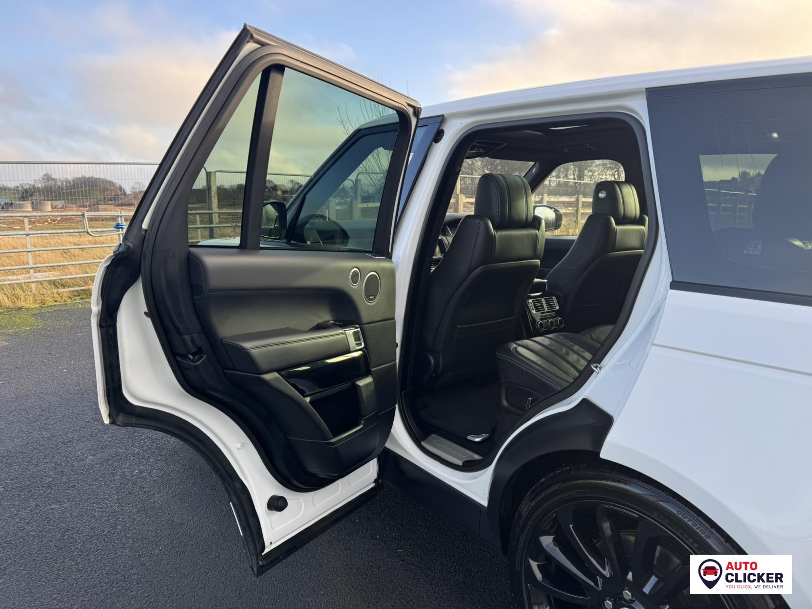 Land Rover Range Rover 4.4 SD V8 Vogue SE SUV 5dr Diesel Auto 4WD Euro 6 (s/s) (339 ps)