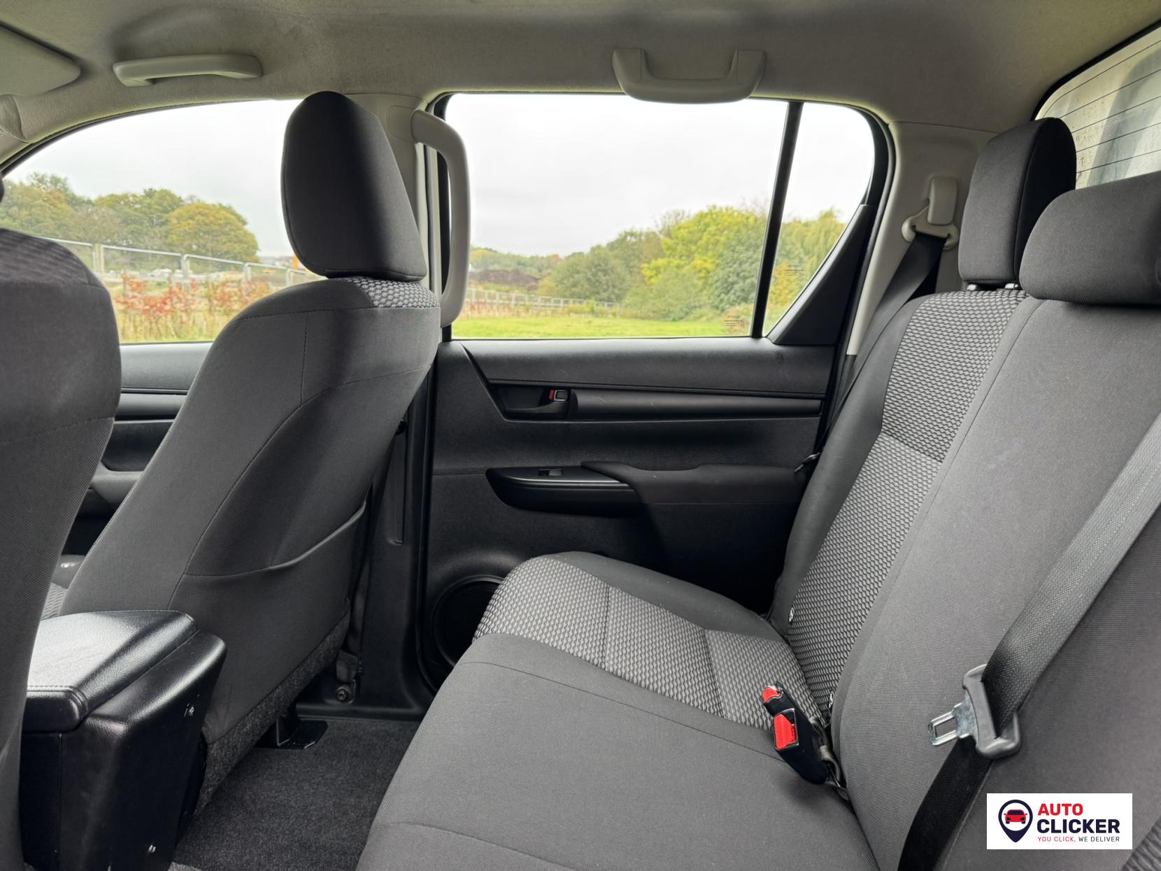 Toyota Hilux 2.4 D-4D Active Pickup Extended Cab 4dr Diesel Manual 4WD Euro 6 (3.5t) (150 ps)