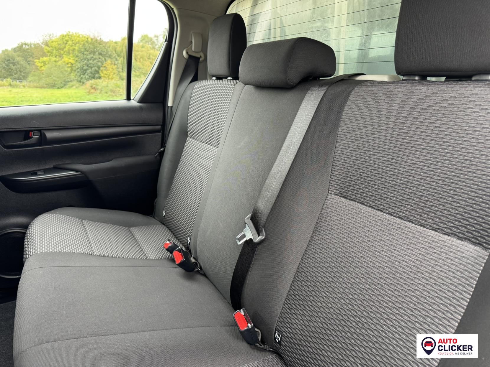 Toyota Hilux 2.4 D-4D Active Pickup Extended Cab 4dr Diesel Manual 4WD Euro 6 (3.5t) (150 ps)