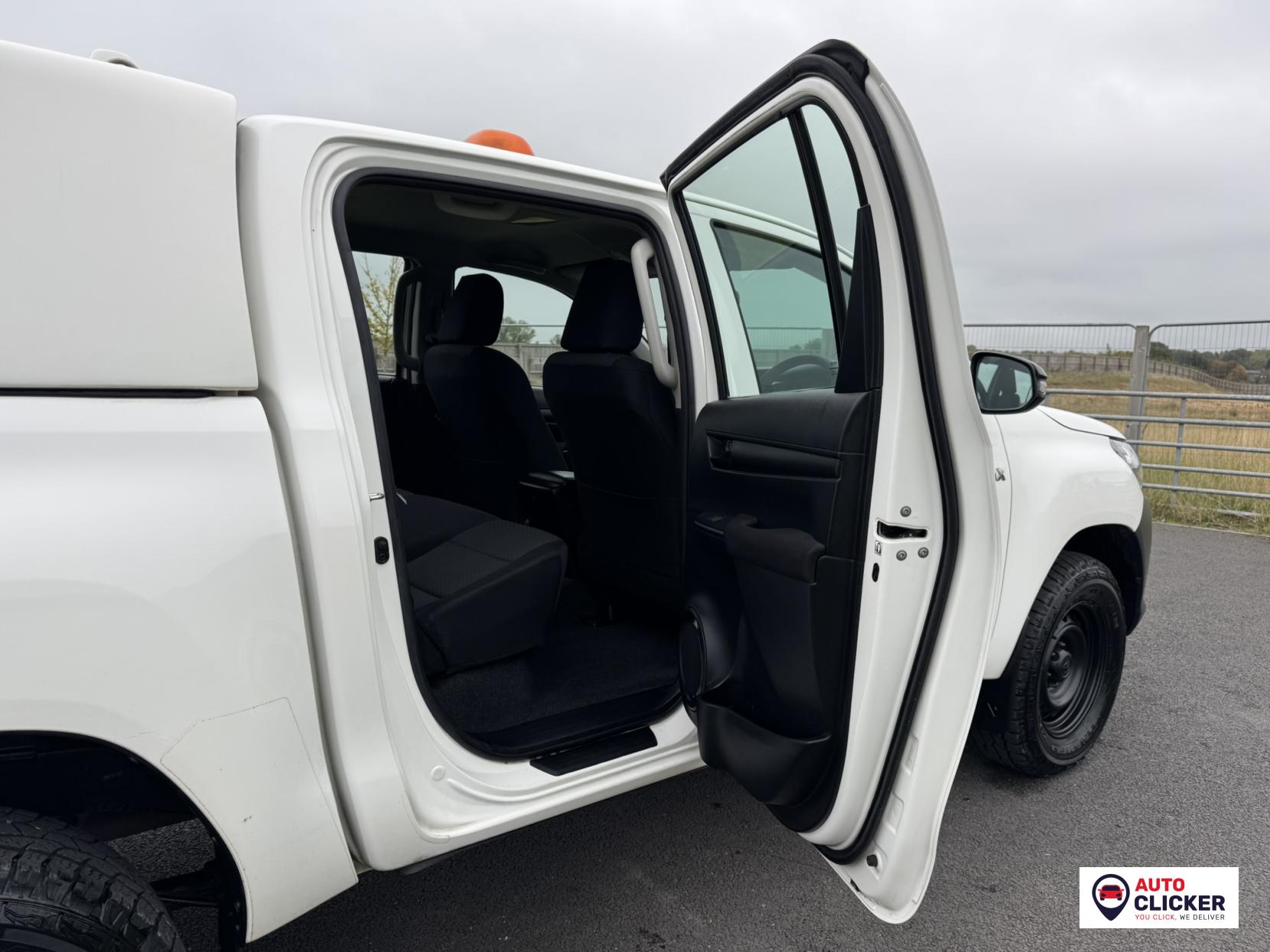 Toyota Hilux 2.4 D-4D Active Pickup Extended Cab 4dr Diesel Manual 4WD Euro 6 (3.5t) (150 ps)