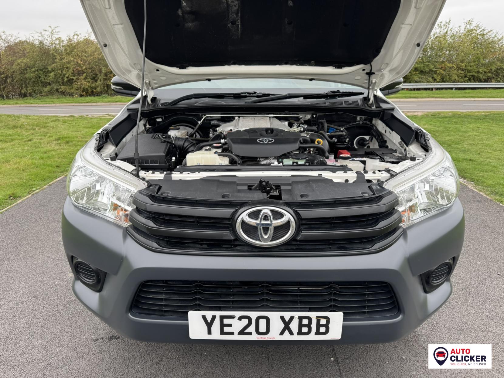 Toyota Hilux 2.4 D-4D Active Pickup Extended Cab 4dr Diesel Manual 4WD Euro 6 (3.5t) (150 ps)