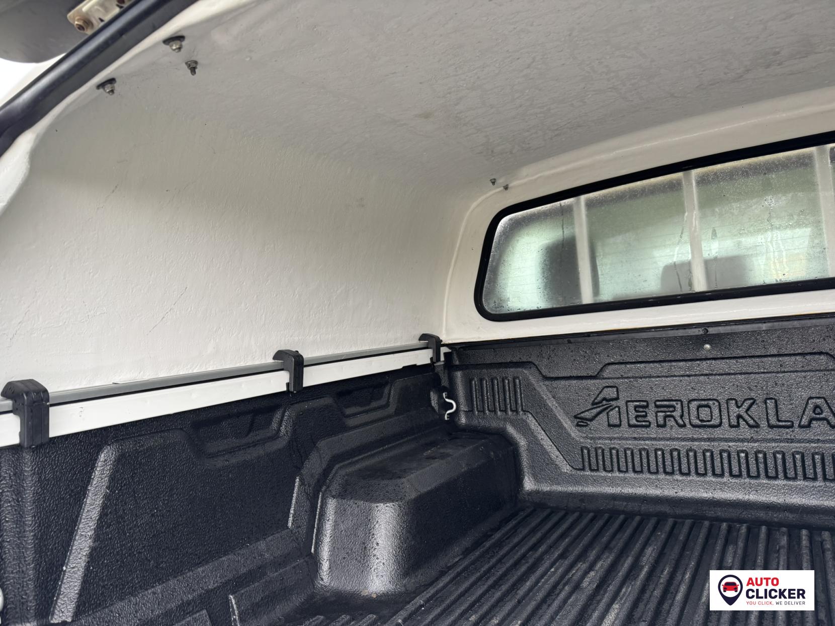 Toyota Hilux 2.4 D-4D Active Pickup Extended Cab 4dr Diesel Manual 4WD Euro 6 (3.5t) (150 ps)