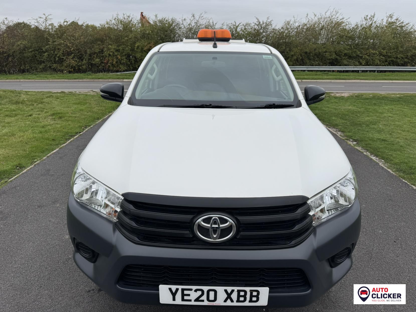 Toyota Hilux 2.4 D-4D Active Pickup Extended Cab 4dr Diesel Manual 4WD Euro 6 (3.5t) (150 ps)
