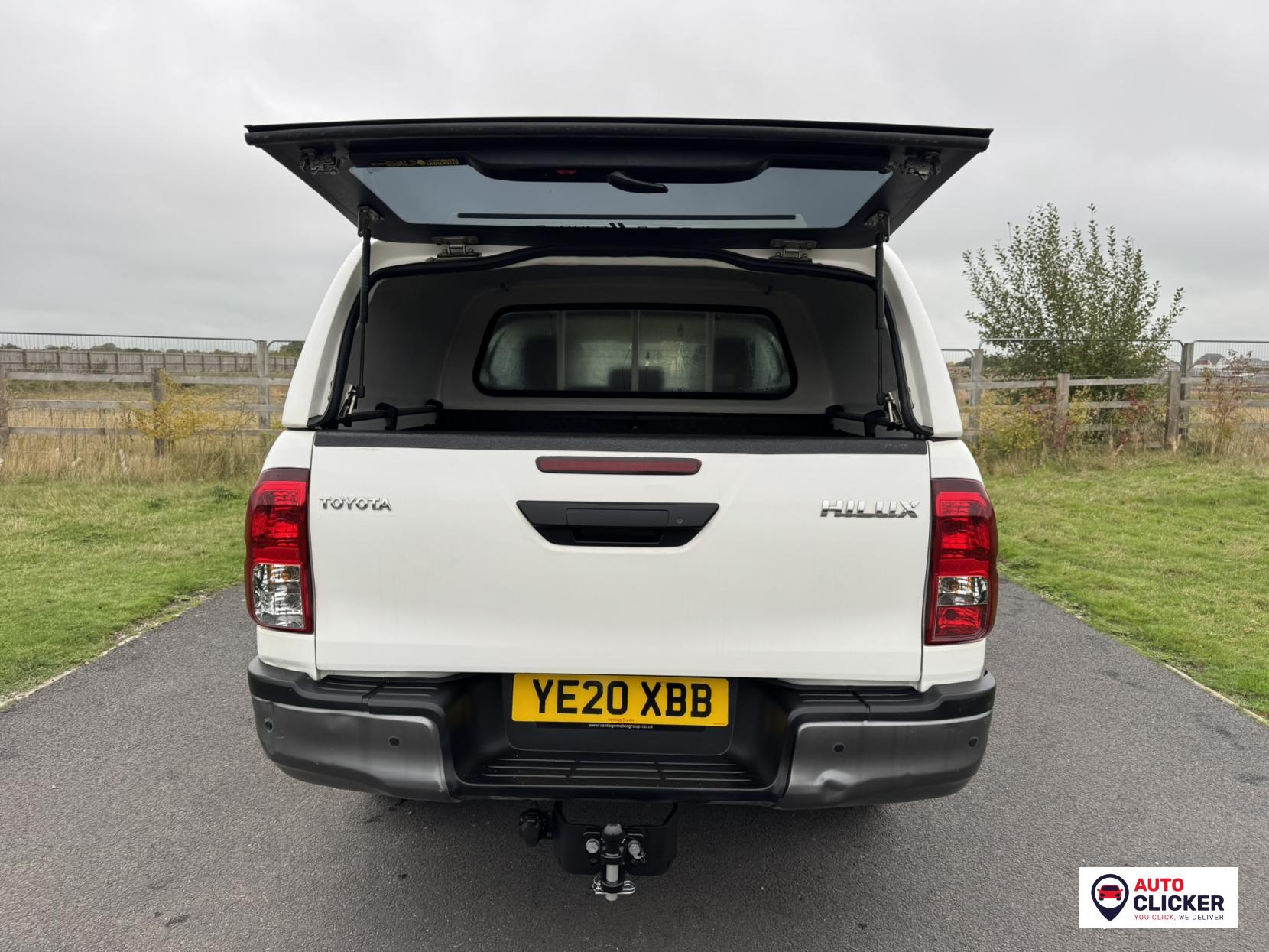 Toyota Hilux 2.4 D-4D Active Pickup Extended Cab 4dr Diesel Manual 4WD Euro 6 (3.5t) (150 ps)