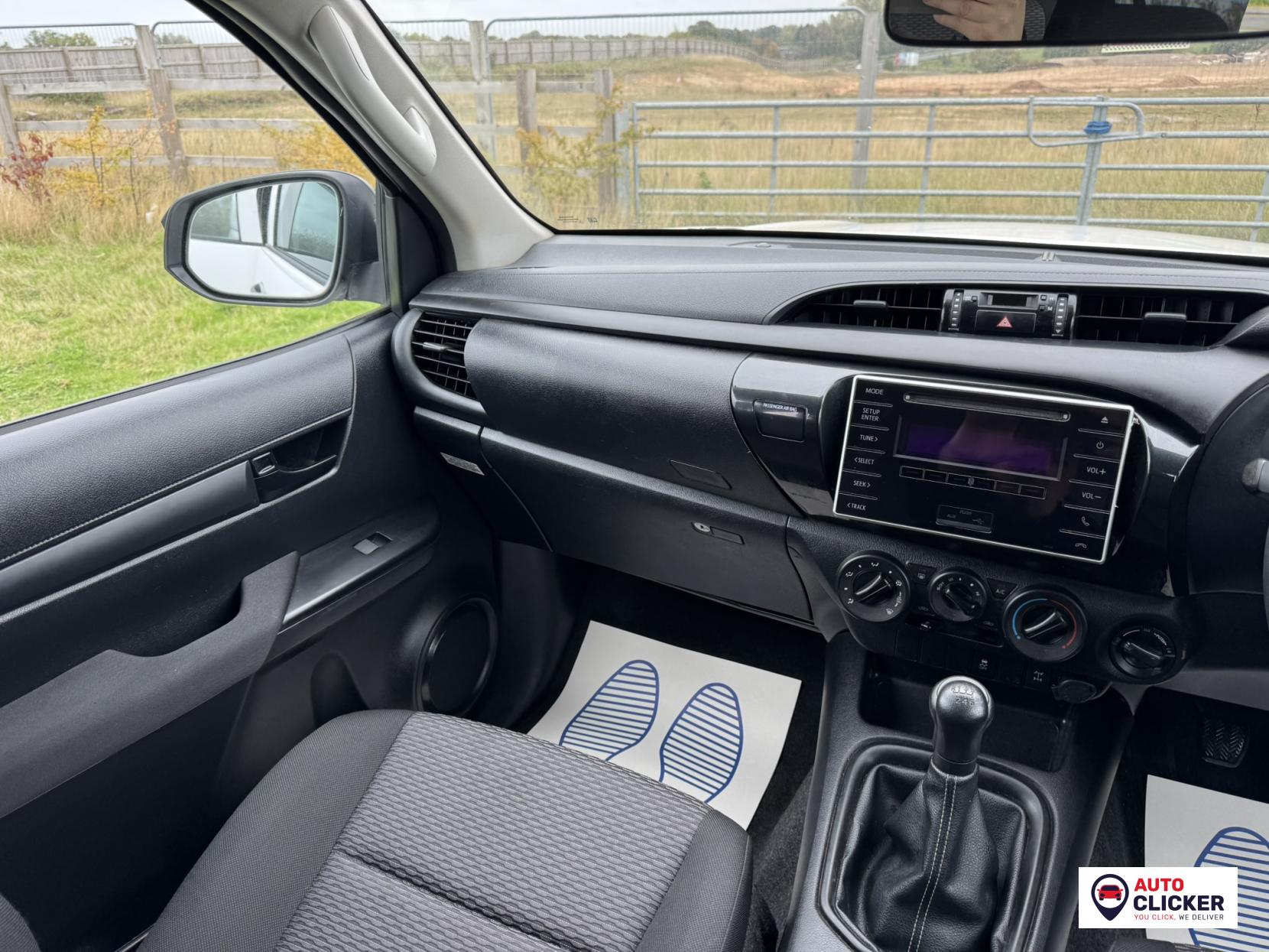 Toyota Hilux 2.4 D-4D Active Pickup Extended Cab 4dr Diesel Manual 4WD Euro 6 (3.5t) (150 ps)