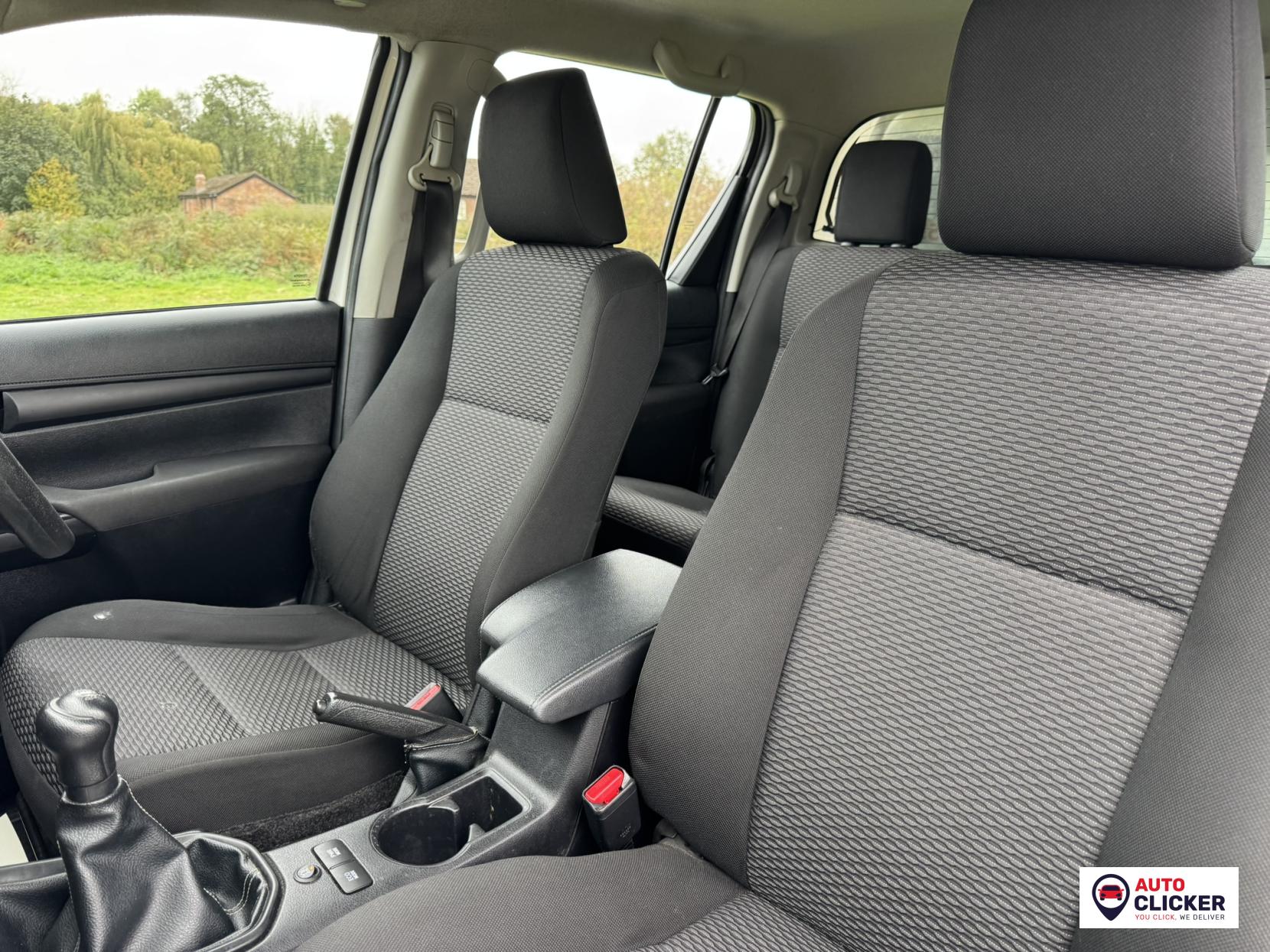 Toyota Hilux 2.4 D-4D Active Pickup Extended Cab 4dr Diesel Manual 4WD Euro 6 (3.5t) (150 ps)