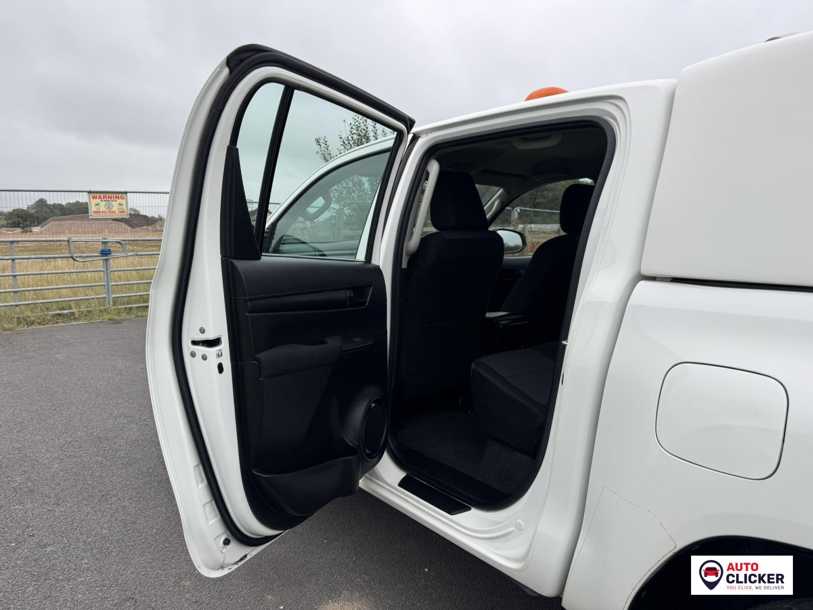 Toyota Hilux 2.4 D-4D Active Pickup Extended Cab 4dr Diesel Manual 4WD Euro 6 (3.5t) (150 ps)