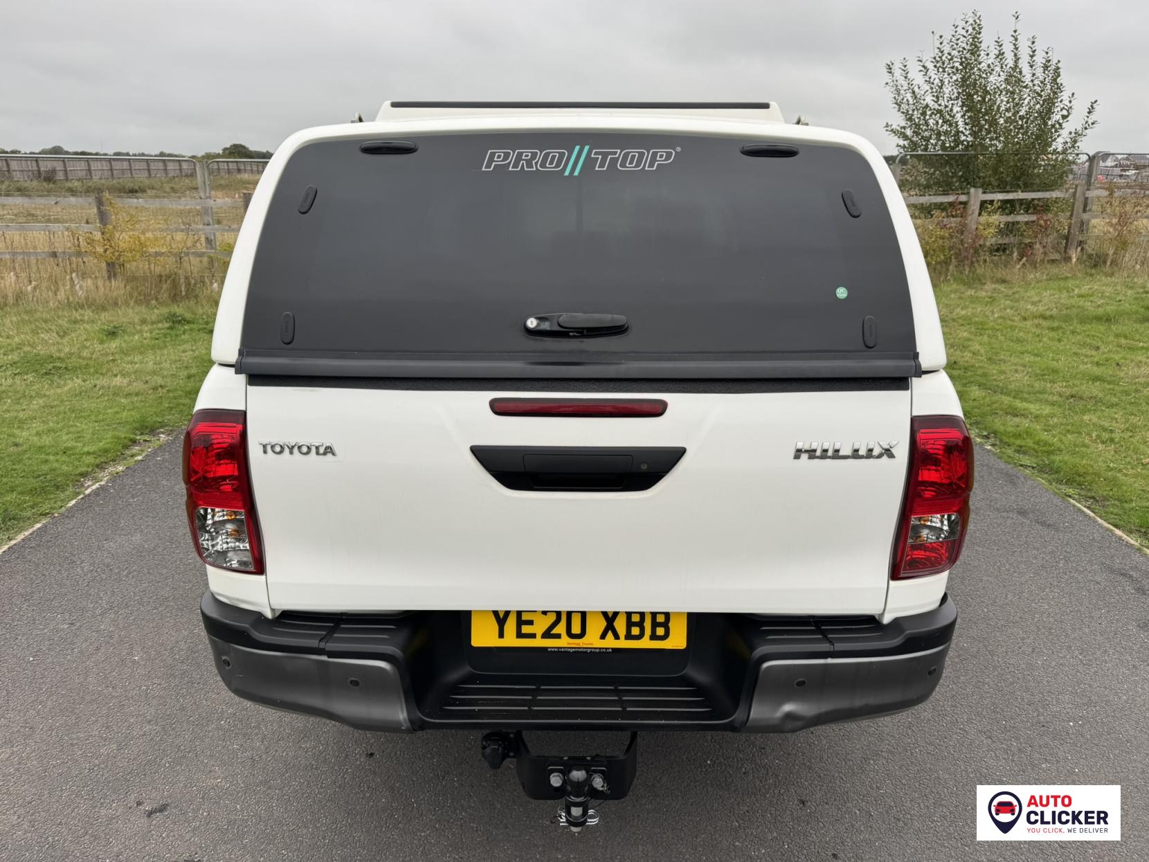 Toyota Hilux 2.4 D-4D Active Pickup Extended Cab 4dr Diesel Manual 4WD Euro 6 (3.5t) (150 ps)