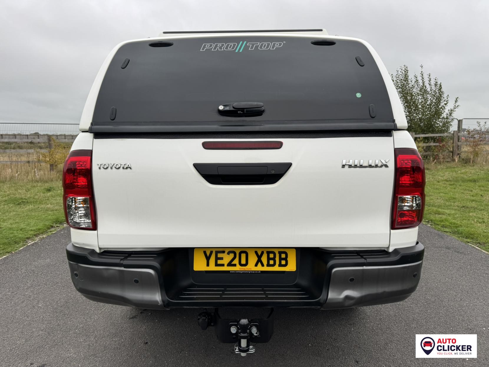 Toyota Hilux 2.4 D-4D Active Pickup Extended Cab 4dr Diesel Manual 4WD Euro 6 (3.5t) (150 ps)