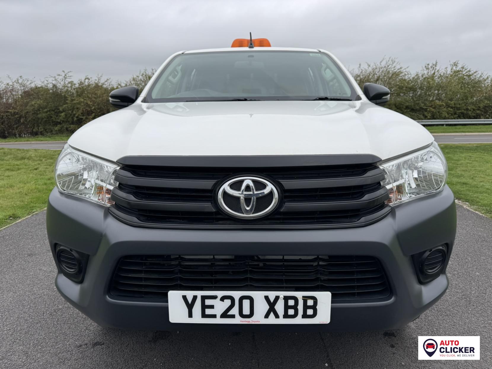 Toyota Hilux 2.4 D-4D Active Pickup Extended Cab 4dr Diesel Manual 4WD Euro 6 (3.5t) (150 ps)