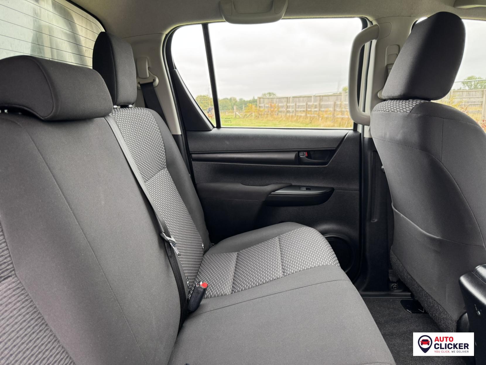 Toyota Hilux 2.4 D-4D Active Pickup Extended Cab 4dr Diesel Manual 4WD Euro 6 (3.5t) (150 ps)